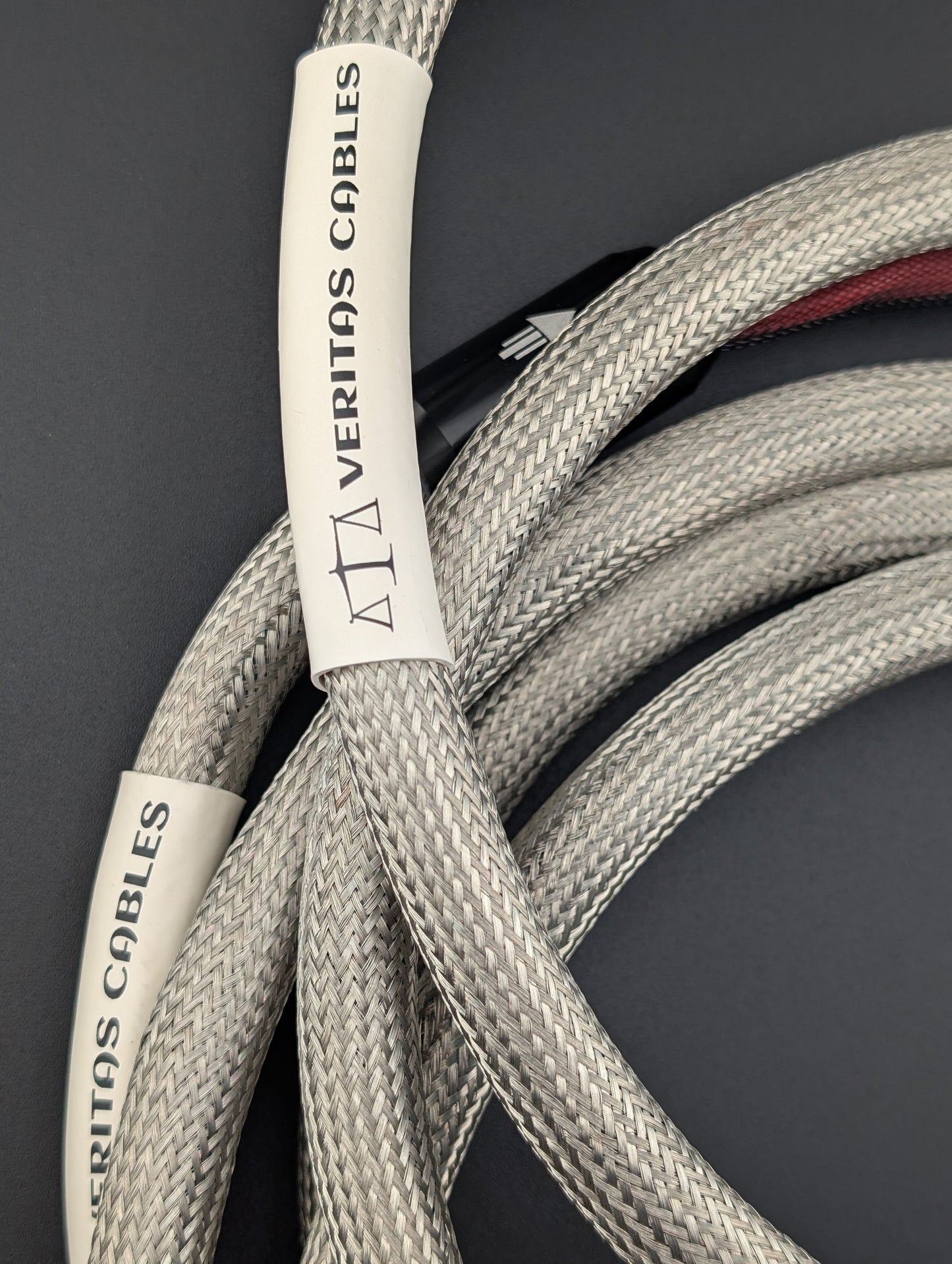 Aperta speaker cables